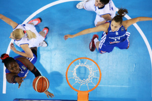Isabelle Yacoubou. Copyright: FIBA/Ciamillo-Castoria/Castoria