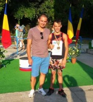 Antrenorul Sabin Avram și Etienne Dragotă, de la CS Aquasport